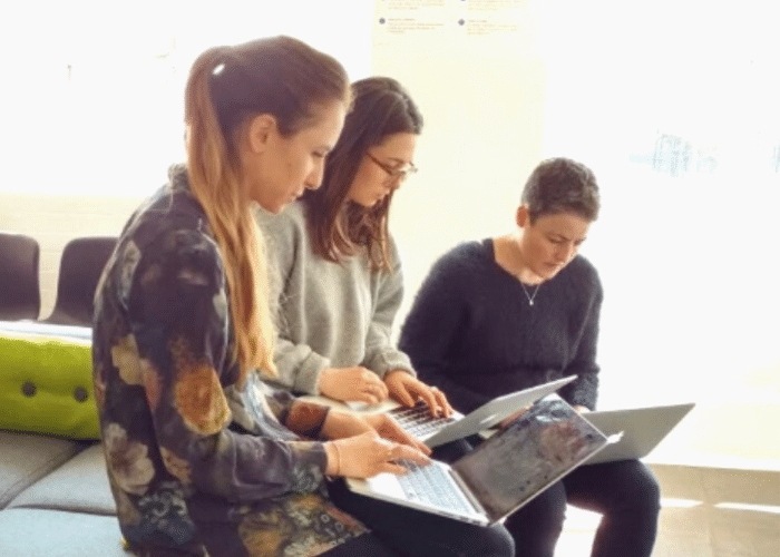 Courtney McConnochie synthesising workshop